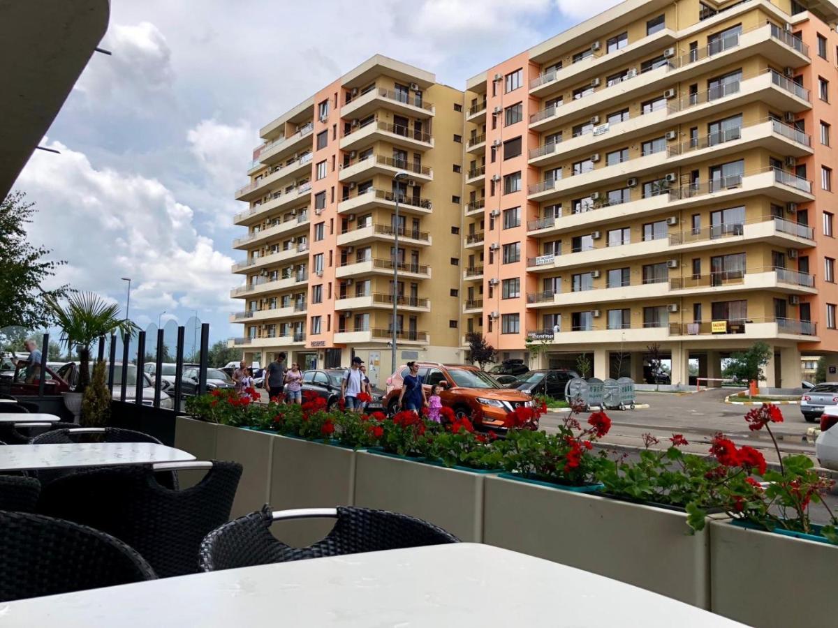 Valy Apartments Summerland Mamaia Exteriér fotografie