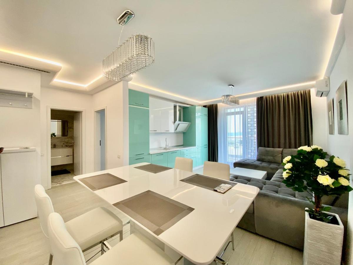Valy Apartments Summerland Mamaia Exteriér fotografie